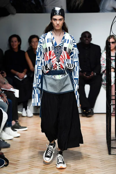 Look 28